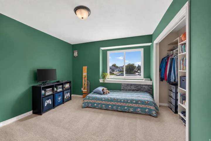 Recessed window with a stone-finish ledge