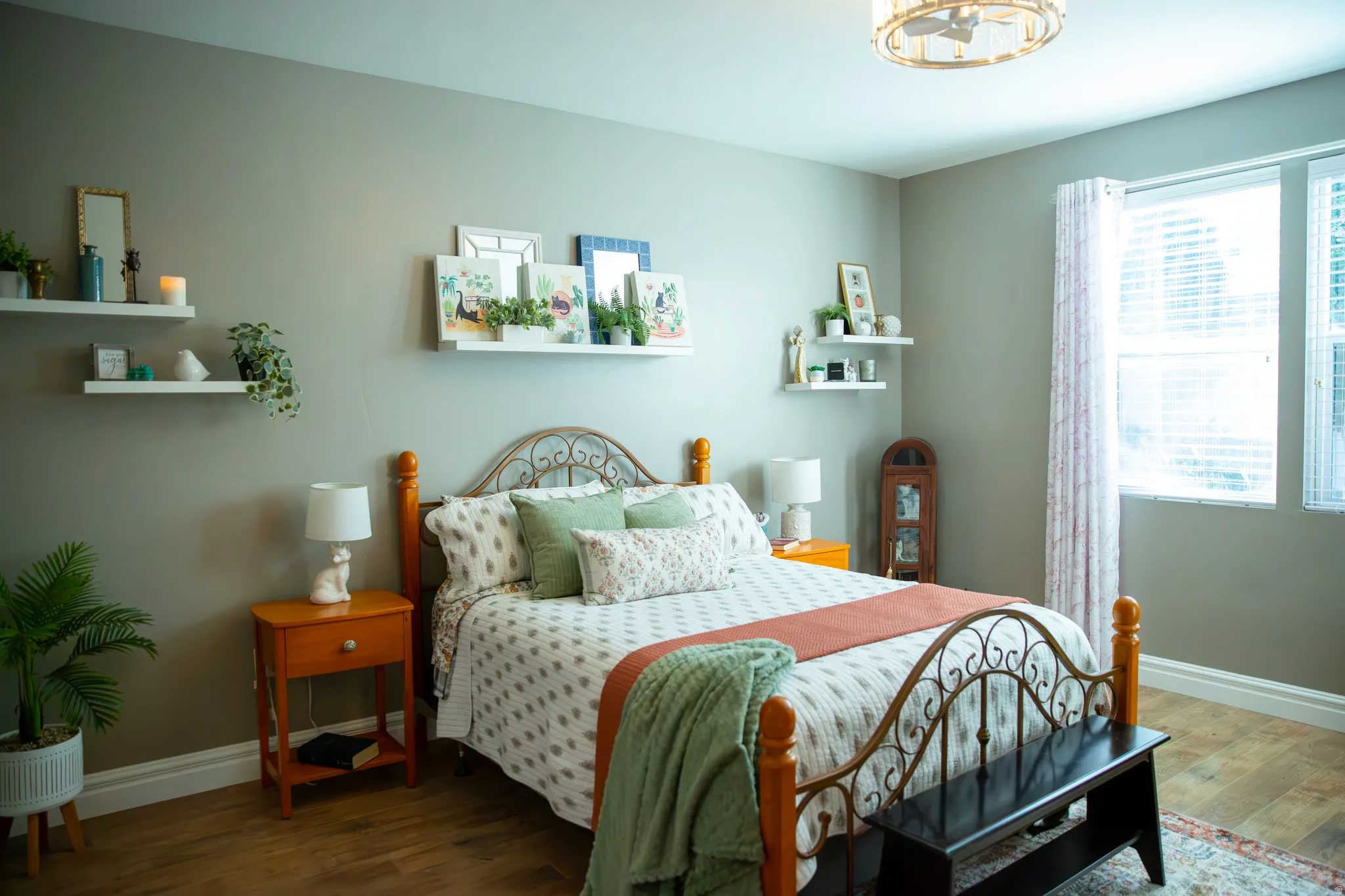 Wood-finish flooring with neutral wall tones