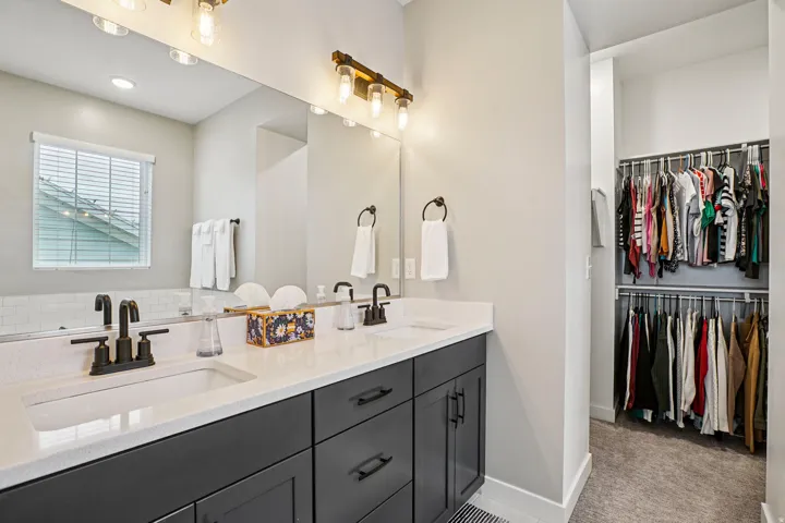 11004 S Holly Springs Dr, South Jordan, Utah 84009