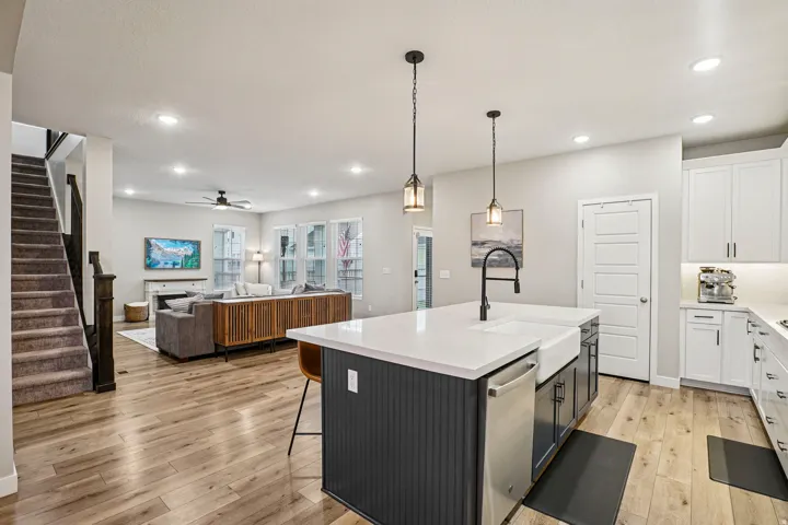 11004 S Holly Springs Dr, South Jordan, Utah 84009