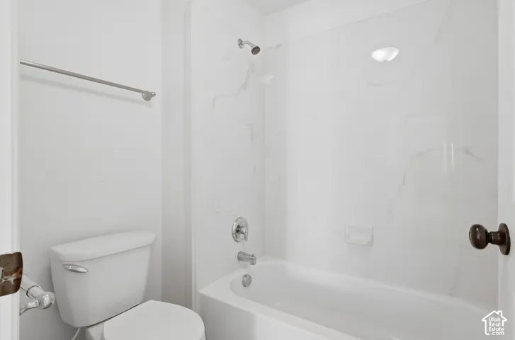 Tub and shower combination with a bright white finish