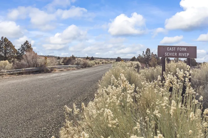 295 S Jt Rd, Bryce, Utah 84764
