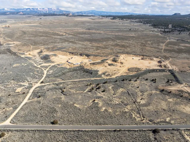 295 S Jt Rd, Bryce, Utah 84764