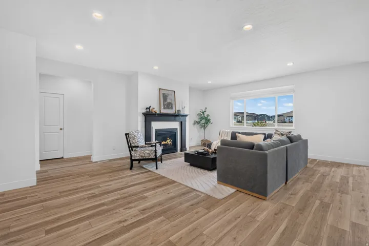 5420 N Cliffrose Dr, Eagle Mountain, Utah 84005