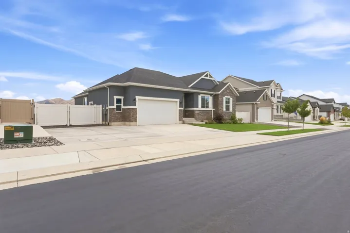 5420 N Cliffrose Dr, Eagle Mountain, Utah 84005