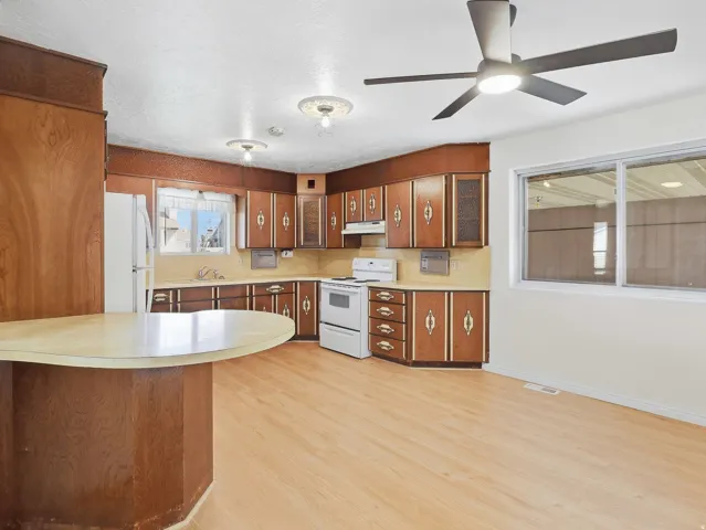 6082 S Main St, Murray, Utah 84107
