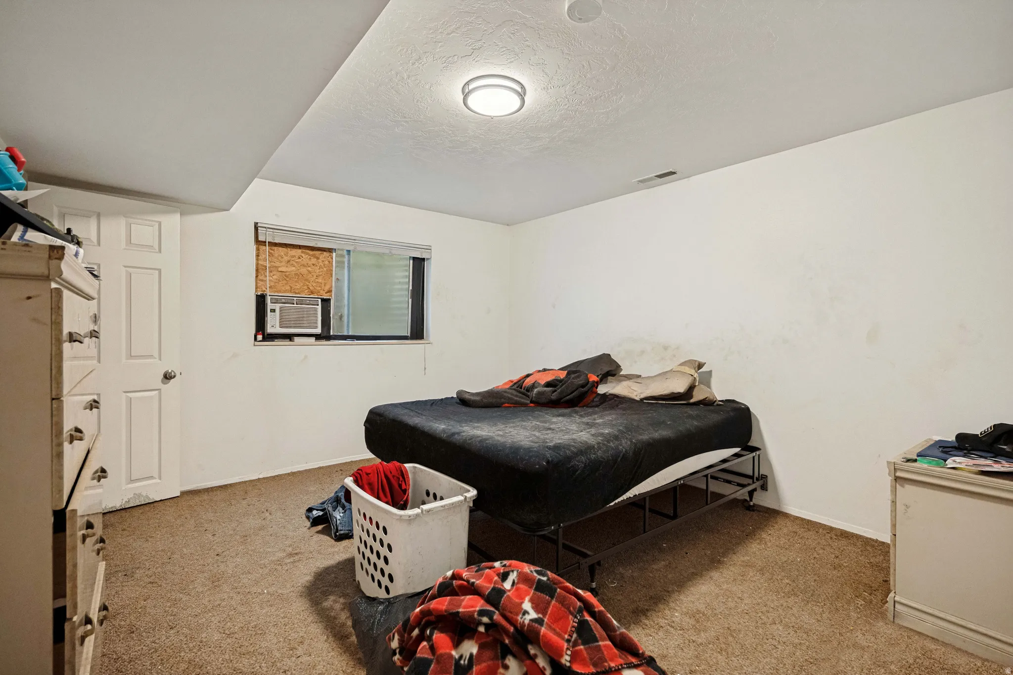 6709 - Basement Bedroom 2
