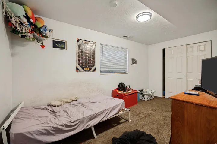 6709 - Basement Bedroom 1