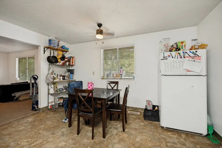 6709 - Dining Area