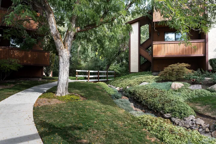 6886 S Countrywoods Cir #1d, Midvale, Utah 84047