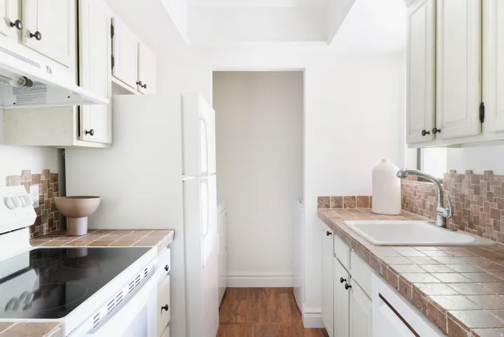 6886 S Countrywoods Cir #1d, Midvale, Utah 84047