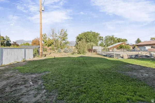 Expansive yard