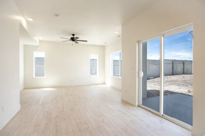 Dining area/Living room