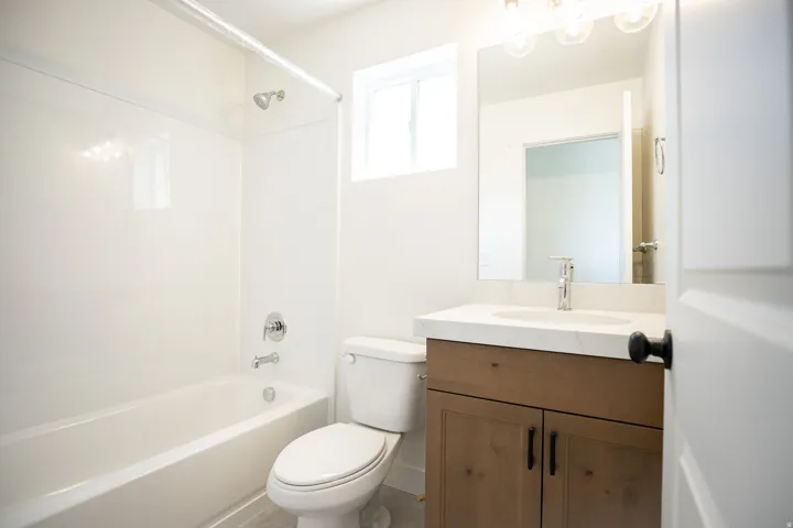 Upstairs full bathroom