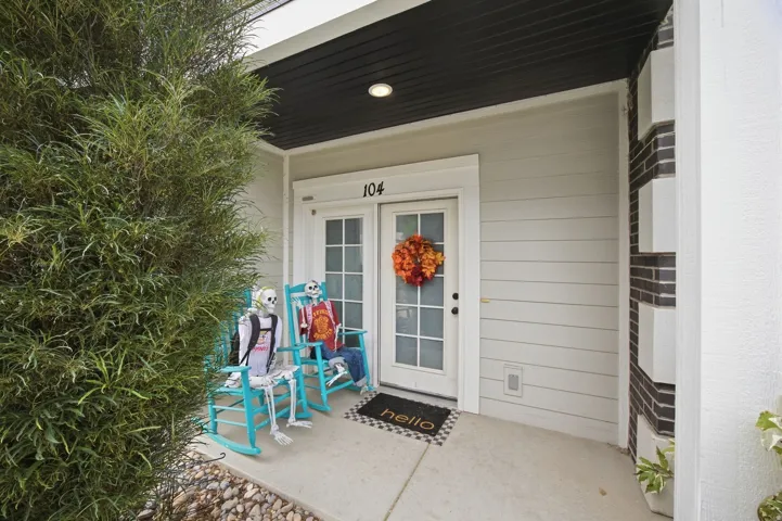 Covered entryway with recessed lighting