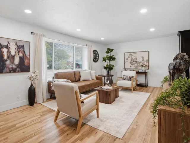 Large Entry area into the home. Family room and dining area.