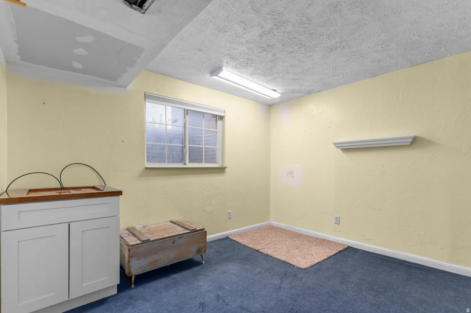 Bedroom #6 / office / workroom