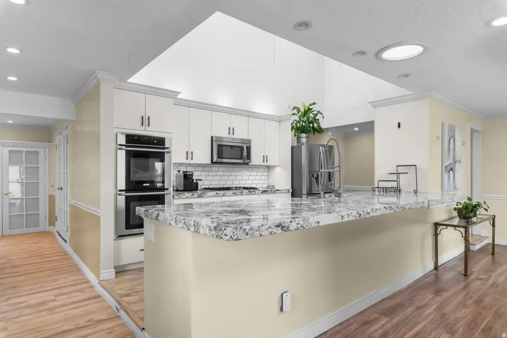 6482 S 2520 E, Cottonwood Heights, Utah 84121
