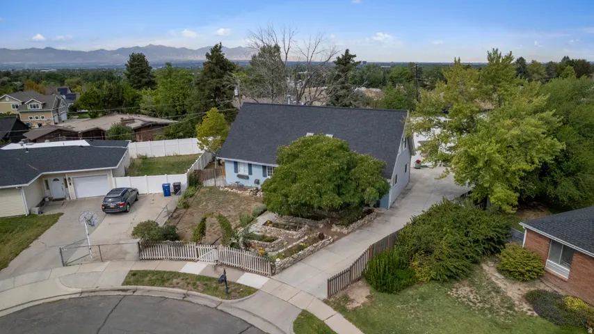 6482 S 2520 E, Cottonwood Heights, Utah 84121
