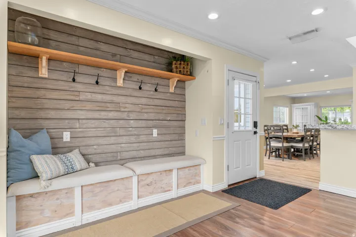 6482 S 2520 E, Cottonwood Heights, Utah 84121