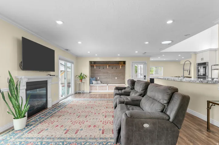 6482 S 2520 E, Cottonwood Heights, Utah 84121