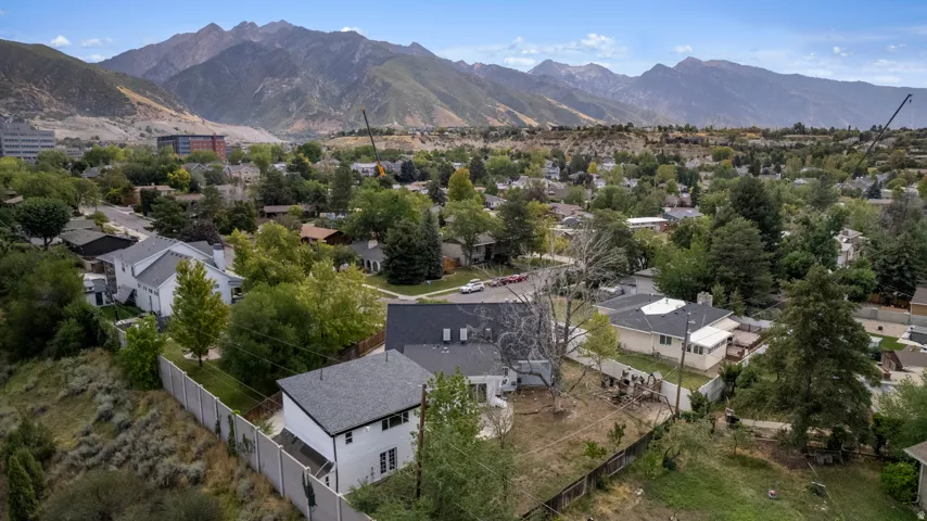 6482 S 2520 E, Cottonwood Heights, Utah 84121
