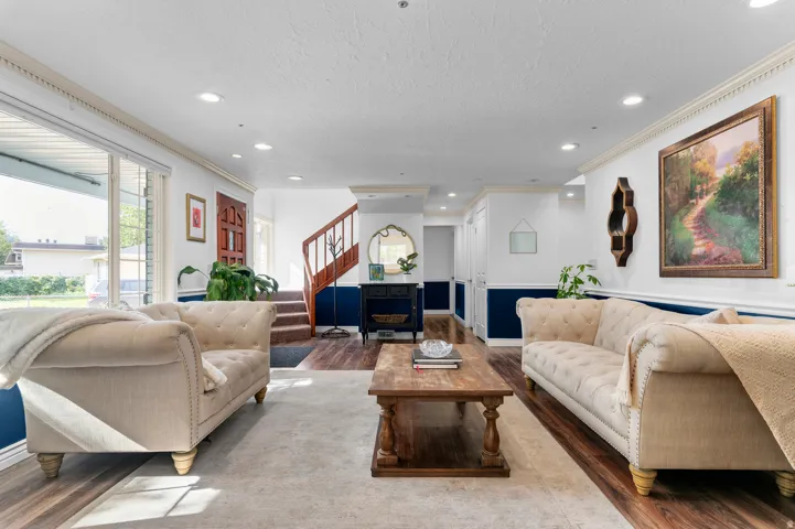 6482 S 2520 E, Cottonwood Heights, Utah 84121