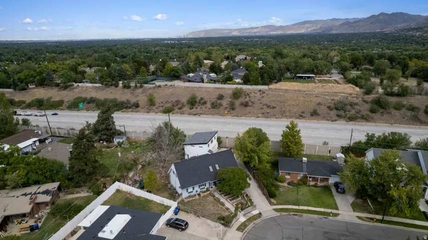 6482 S 2520 E, Cottonwood Heights, Utah 84121