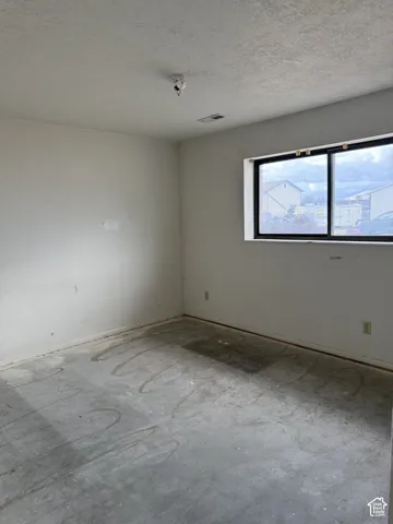5883 S Blue Iron Way, Kearns, Utah 84118