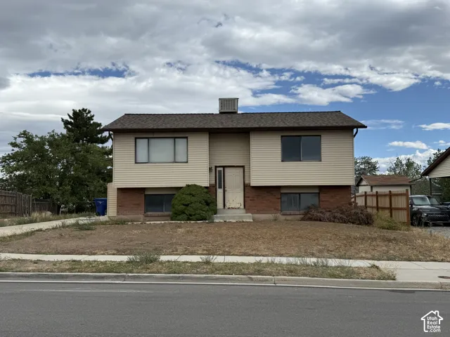 5883 S Blue Iron Way, Kearns, Utah 84118