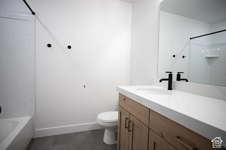Full upstairs bathroom