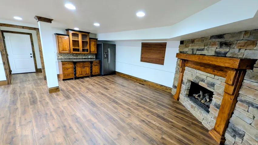 8 S Mountain Wood Ln, Sandy, Utah 84092
