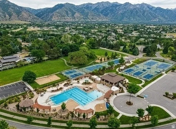 8 S Mountain Wood Ln, Sandy, Utah 84092
