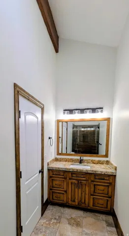 8 S Mountain Wood Ln, Sandy, Utah 84092