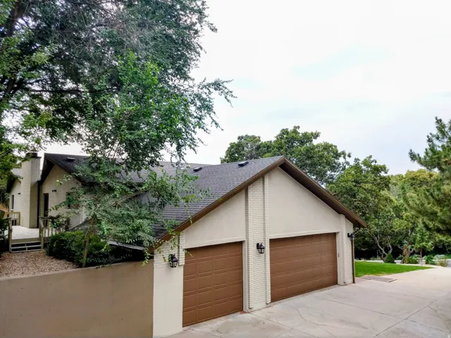 3 car garage