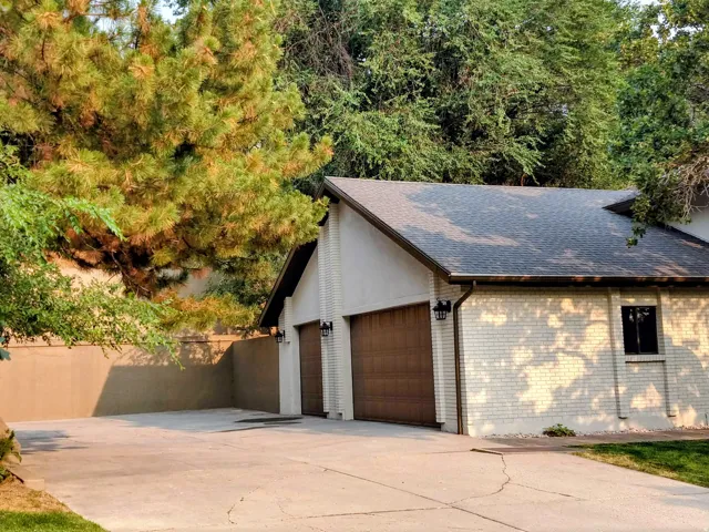 3 car garage