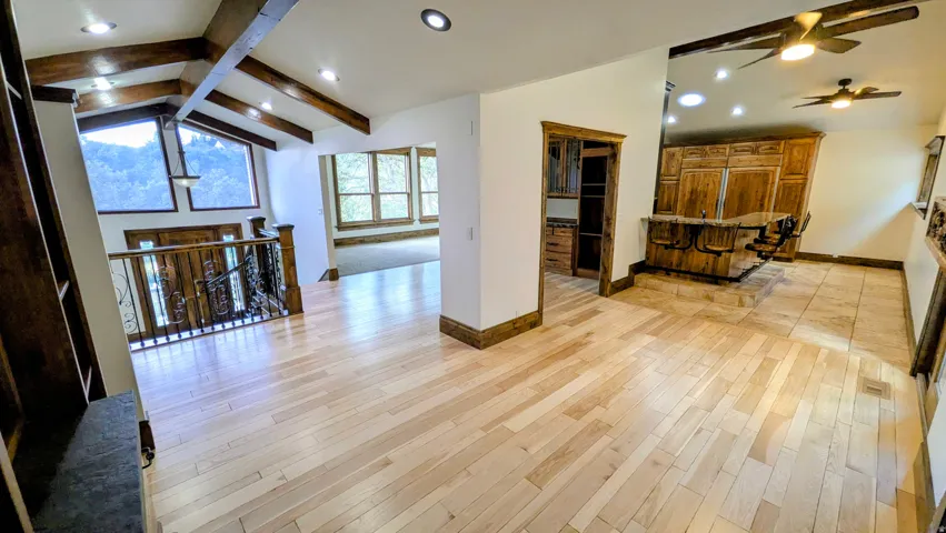 8 S Mountain Wood Ln, Sandy, Utah 84092