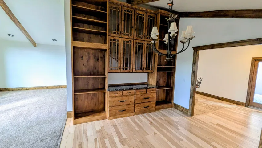 8 S Mountain Wood Ln, Sandy, Utah 84092