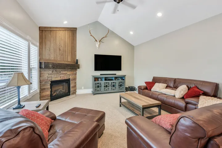 1092 N Coyote Run, Saratoga Springs, Utah 84045