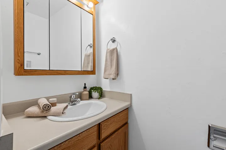 668 E Williamsburg Cir, Sandy, Utah 84070