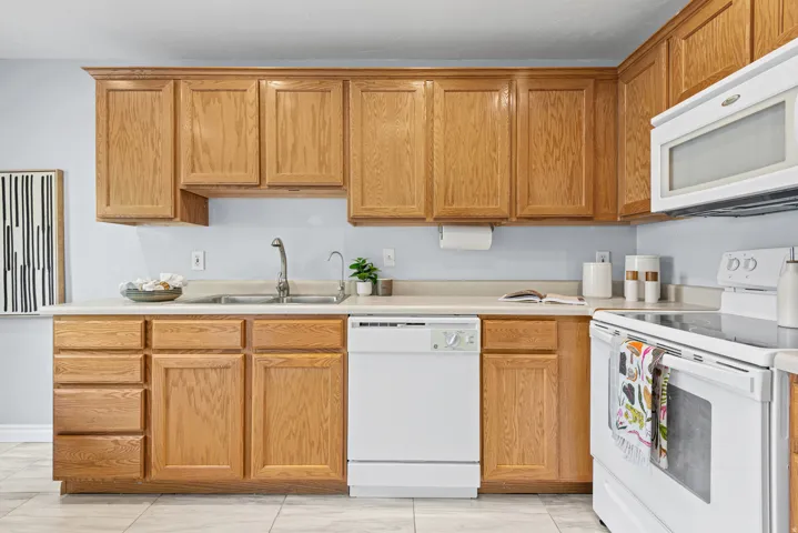 668 E Williamsburg Cir, Sandy, Utah 84070
