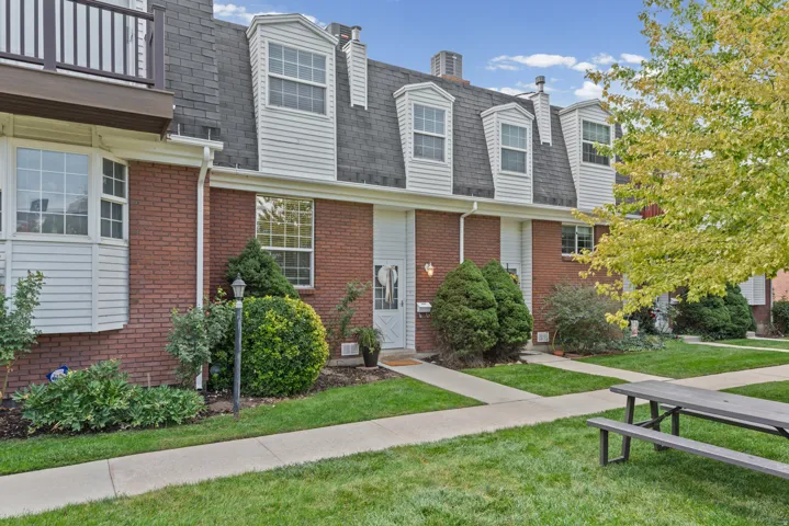 668 E Williamsburg Cir, Sandy, Utah 84070