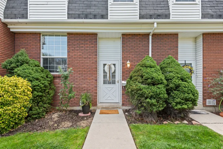 668 E Williamsburg Cir, Sandy, Utah 84070