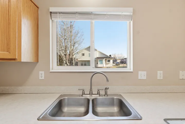 1932 N 810 W, Clinton, Utah 84015