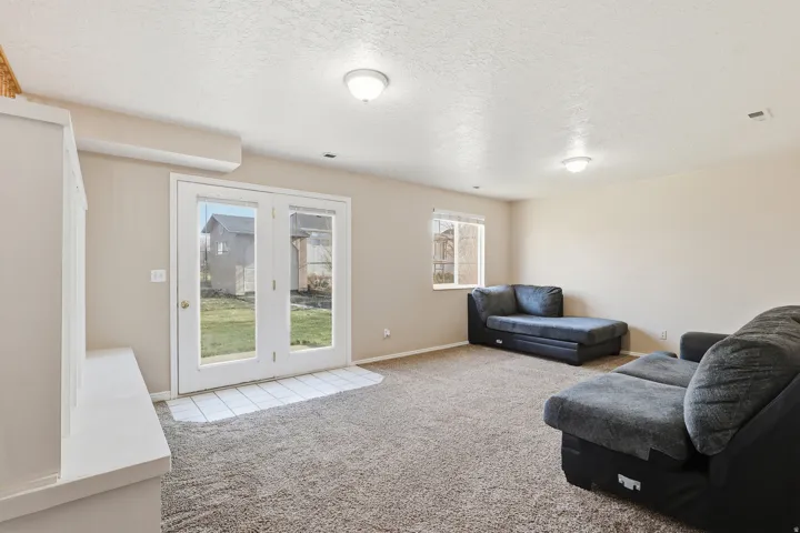 1932 N 810 W, Clinton, Utah 84015