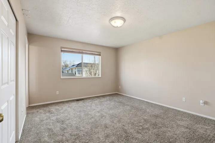 1932 N 810 W, Clinton, Utah 84015