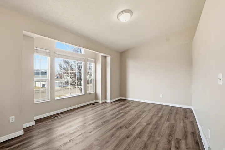 1932 N 810 W, Clinton, Utah 84015