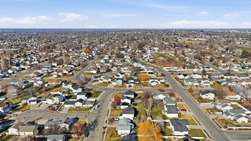 1932 N 810 W, Clinton, Utah 84015