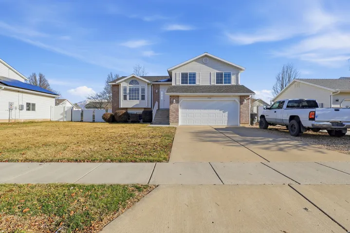 1932 N 810 W, Clinton, Utah 84015