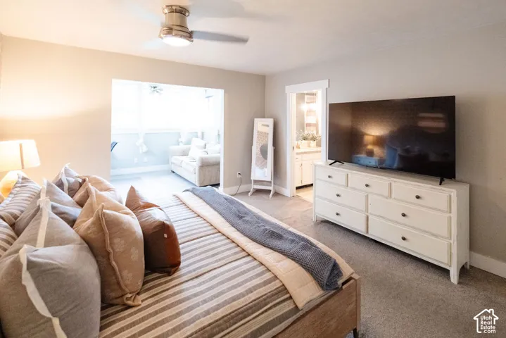 Recessed ceiling fan with integrated lighting